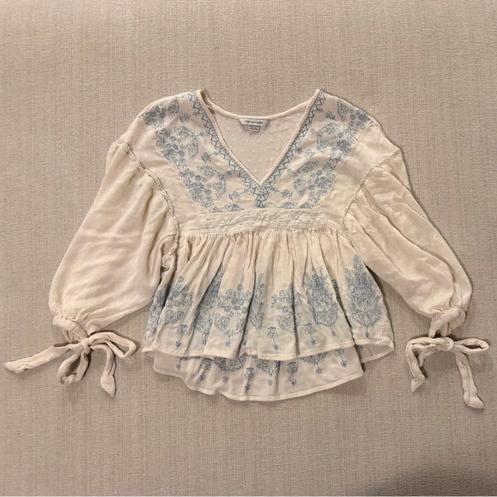 American Eagle Floral Embroidered Top XS teen girls